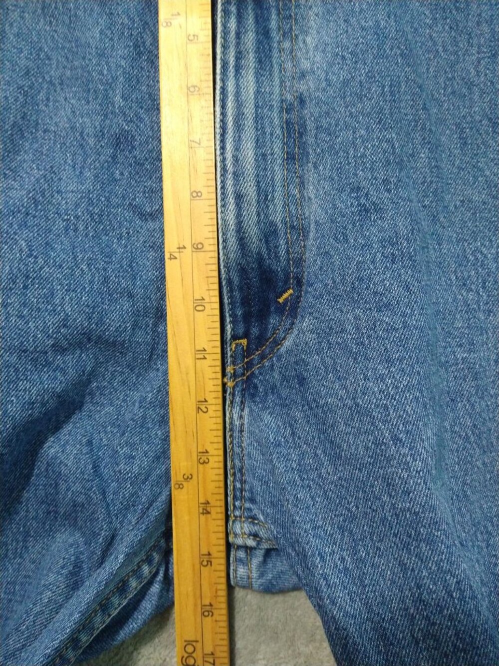 Levis 550 Jeans Mens 48x30 Blue Denim Relaxed Fit Tapered Leg Medium Wash - Picture 4 of 9